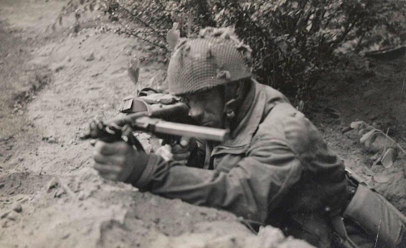 Airborne soldier with Sten Gun